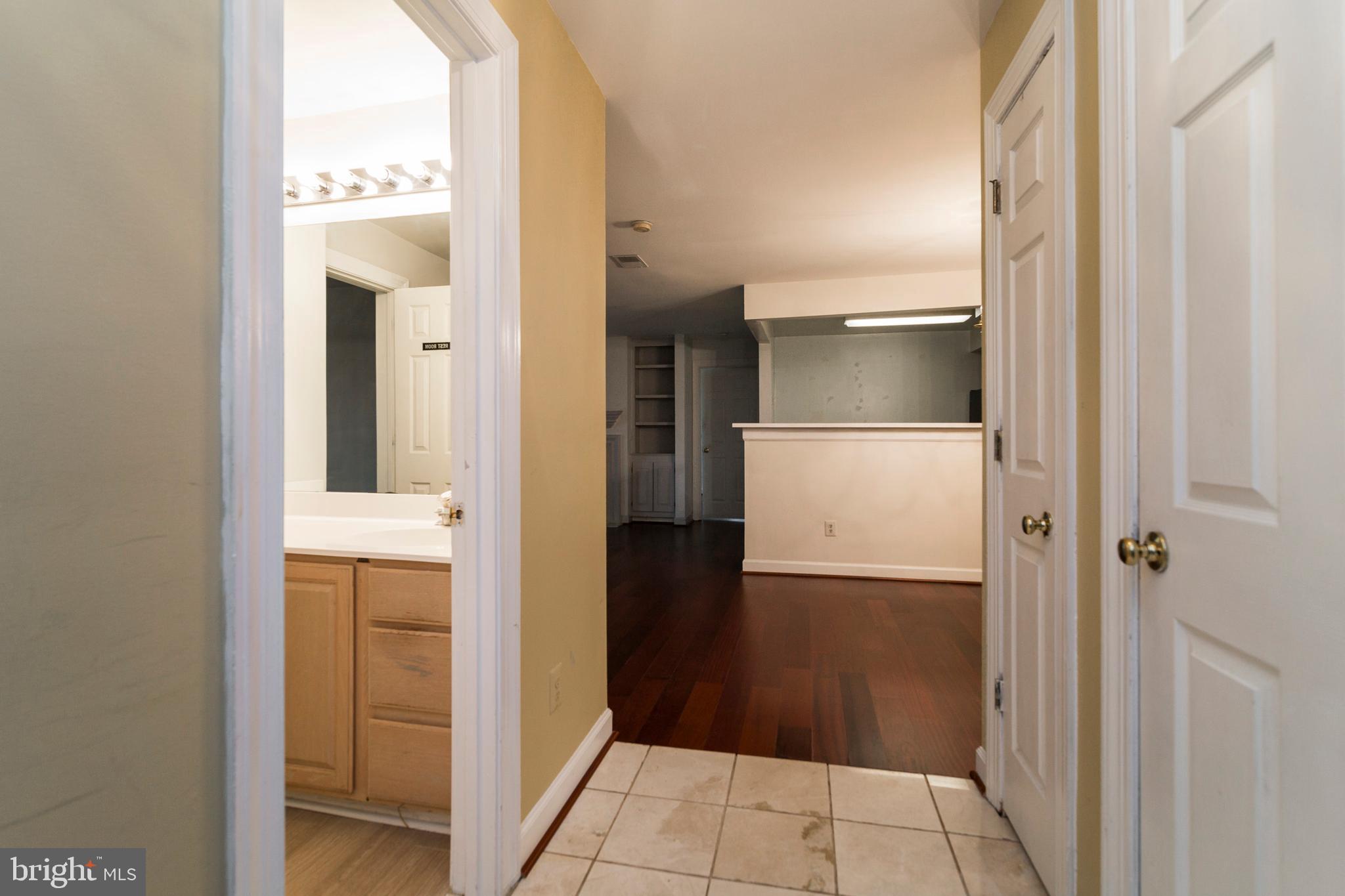 17045 Islip Loop, Unit 103 Dumfries, VA 22026 - Photo 4 of 35