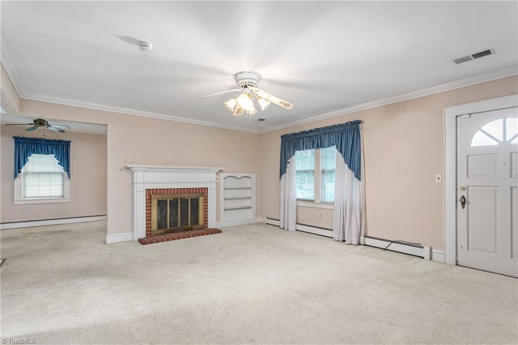 3629 Leonard Road Lexington, NC 27295 - Photo 8 of 36 Living Room