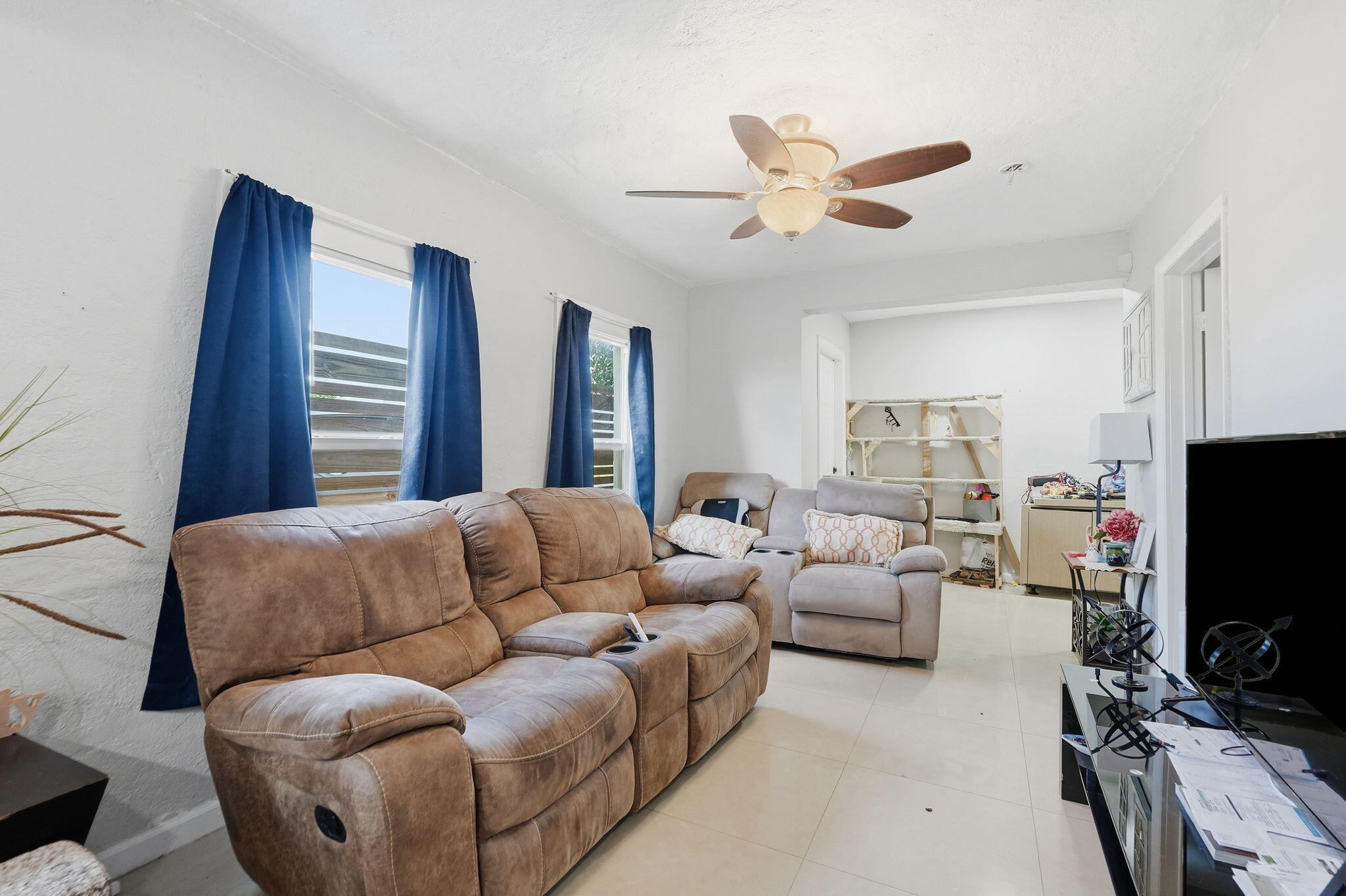 528 Churchill Road West Palm Beach, FL 33405 - Photo 9 of 38 528_LL Unit_Living Room