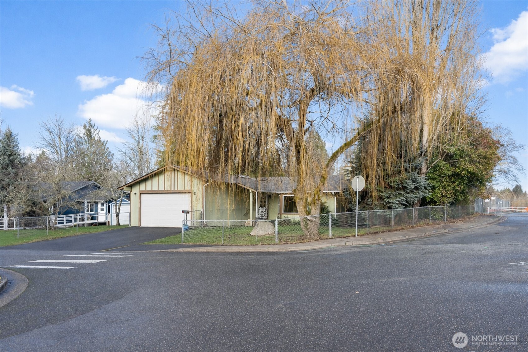 808 East 31st Street Bremerton, WA 98310 - Photo 2 of 37