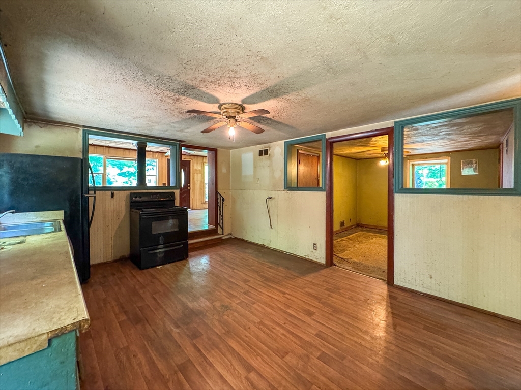332 Batchelor Street Granby, MA 01033 - Photo 10 of 33
