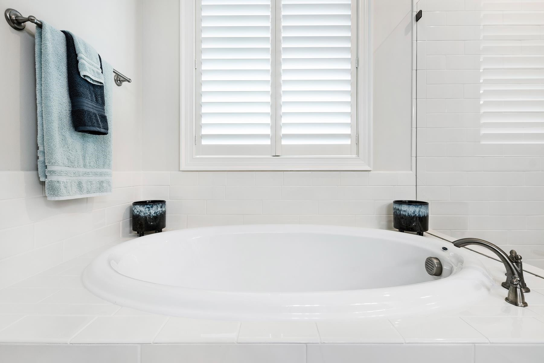 6909 Ray Family Farm Court Raleigh, NC 27613 - Photo 23 of 29 Garden tub