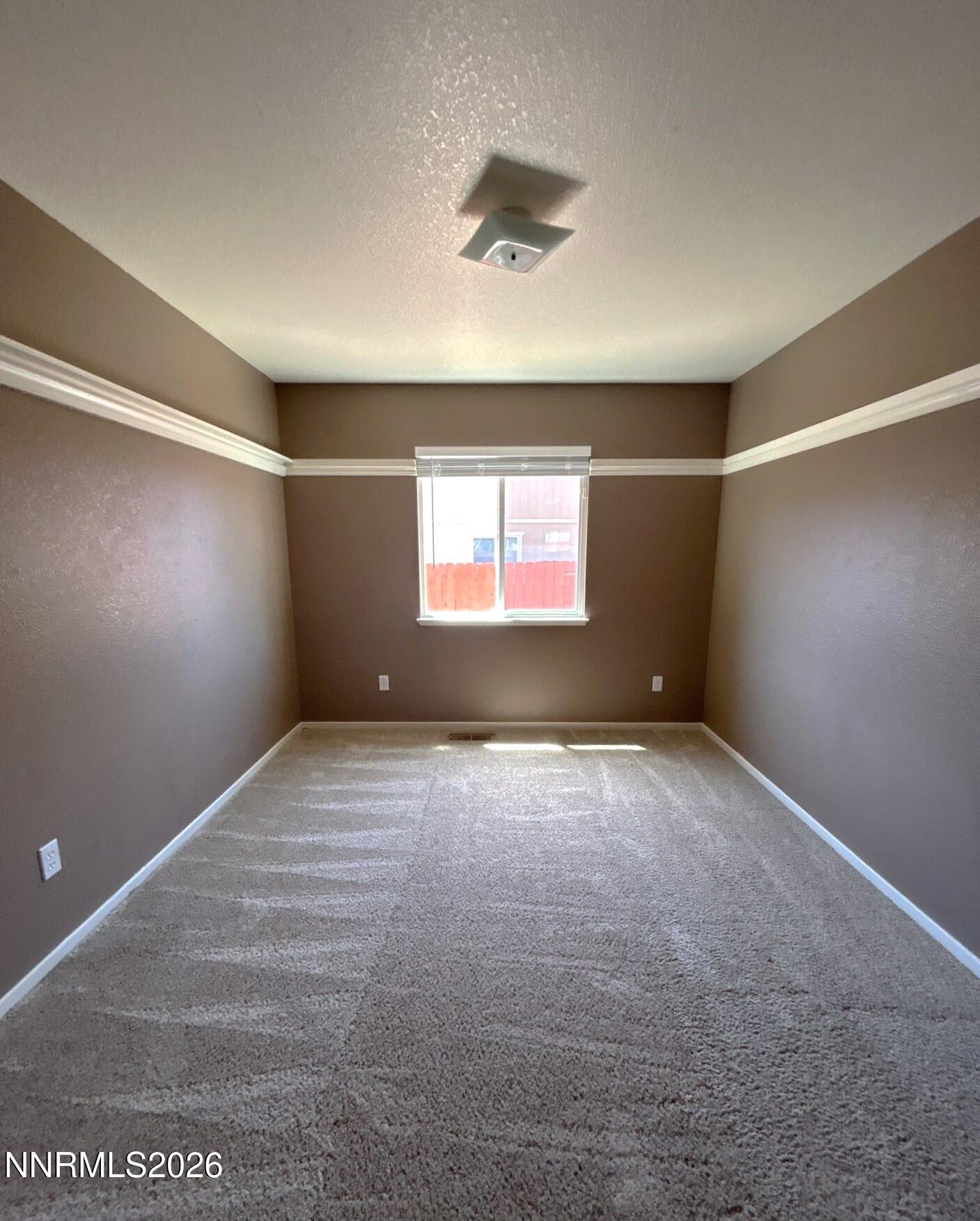 17481 Crystal Canyon Boulevard Reno, NV 89508 - Photo 11 of 15 23-May 09 2025 01_41pm-1EYw