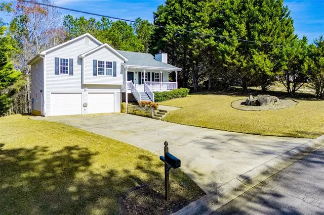 $289,900 | 489 Bethany Woods Drive, Temple, GA 30179