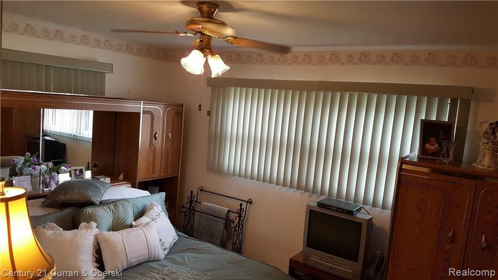 20271 Burt Road Detroit, MI 48219 - Photo 14 of 41
