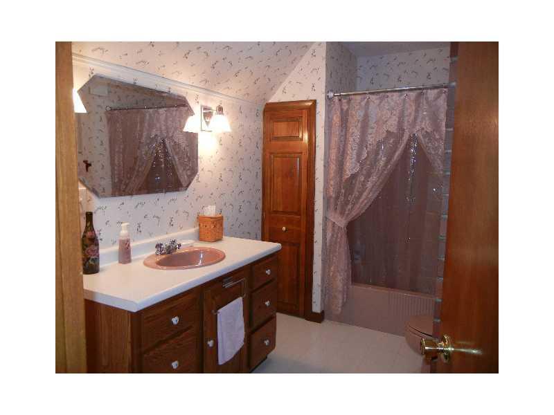 398 Houlton Road Fort Fairfield, ME 04742 - Photo 18 of 35 Bathroom.