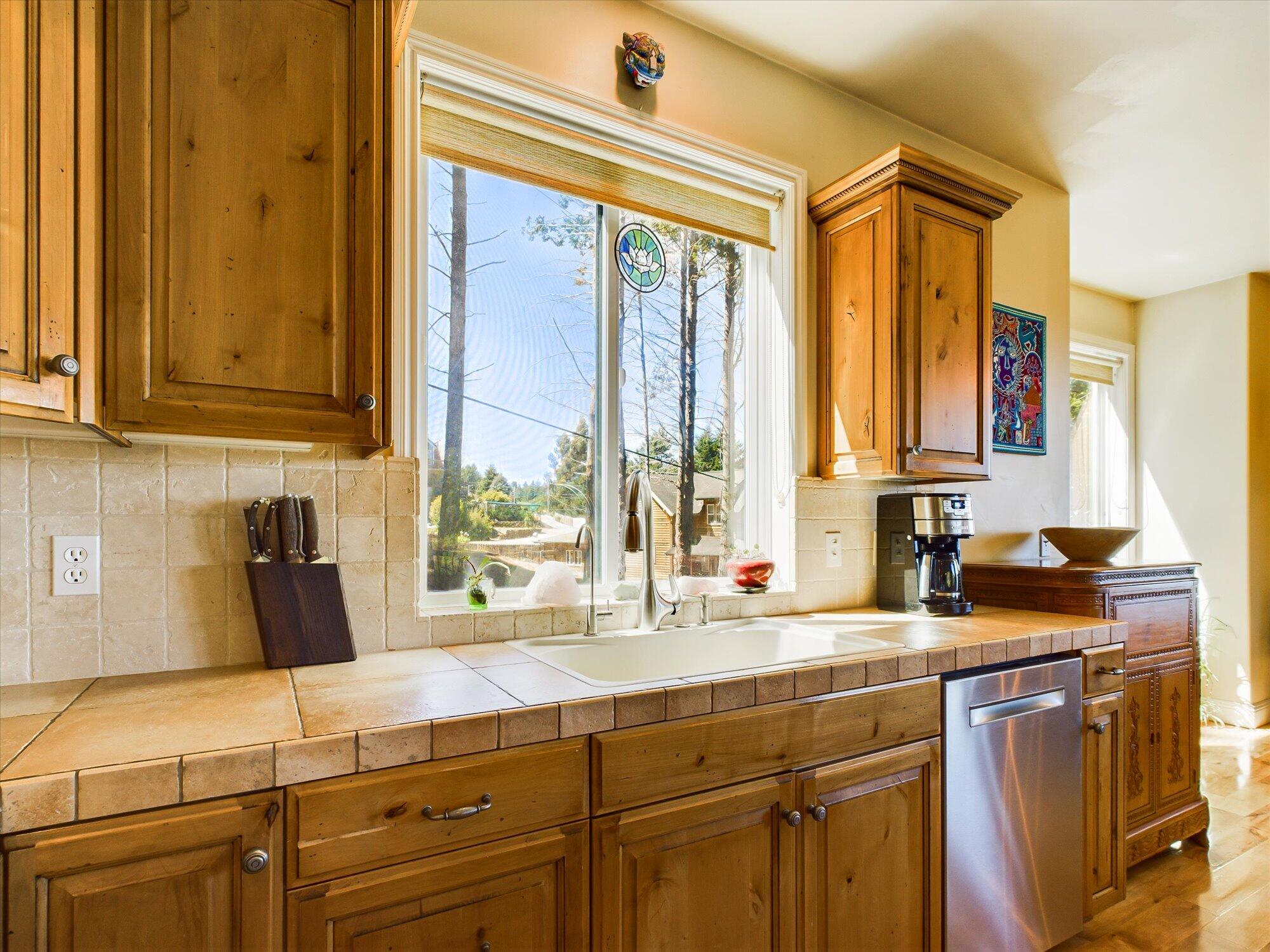 737 Beach Road Whitethorn, CA 95589 - Photo 22 of 67