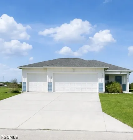 $329,900 | 9023 Maywood Circle, LaBelle, FL 33935