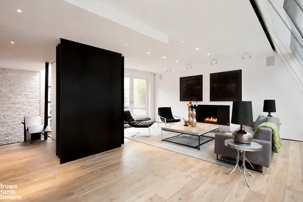 $4,900,000 | 28 West 38th Street, Unit PHW | Midtown South