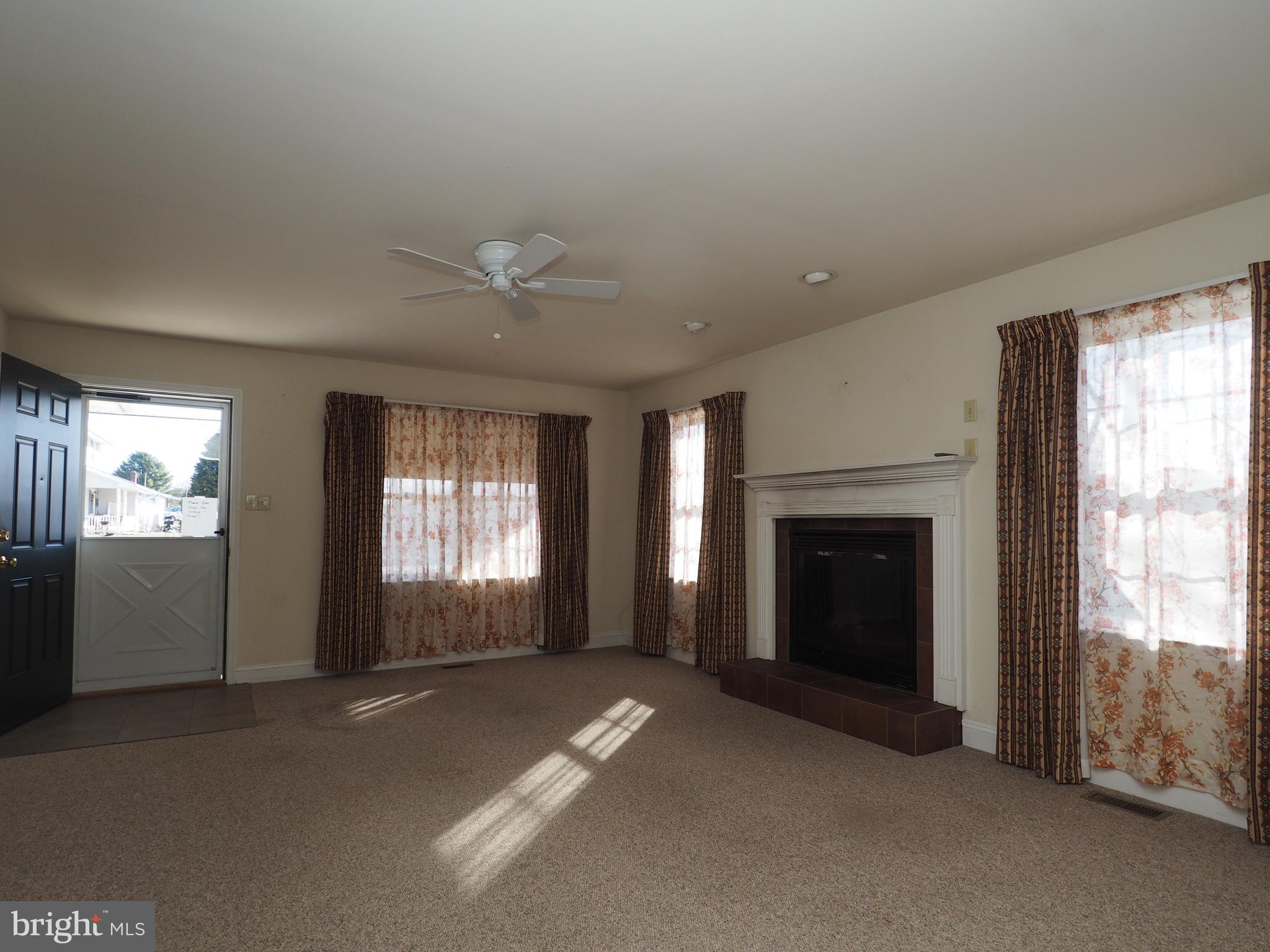 Living room with Gas Fireplace