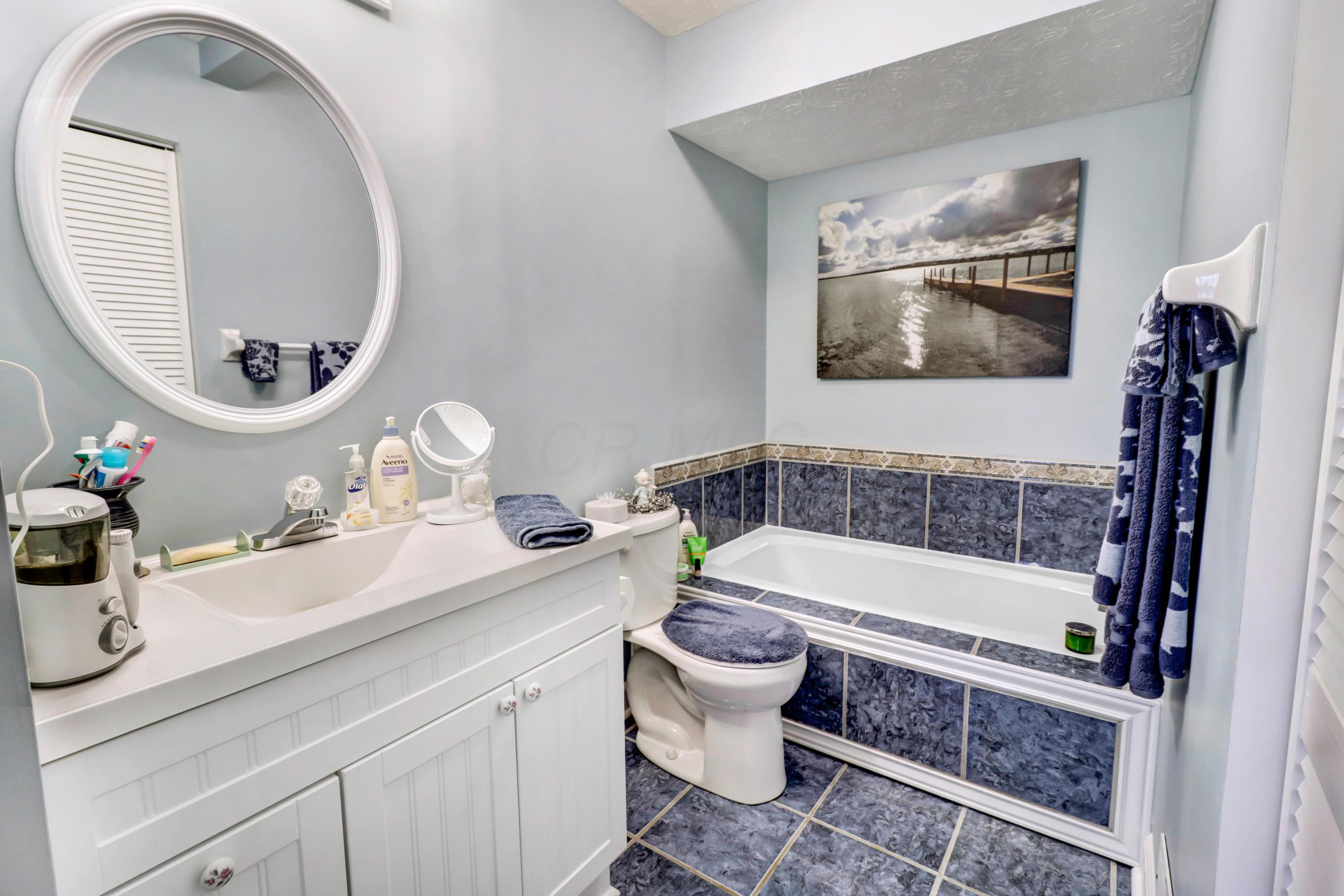5954 Houchard Road Dublin, OH 43016 - Photo 11 of 27 Gallery Image 11