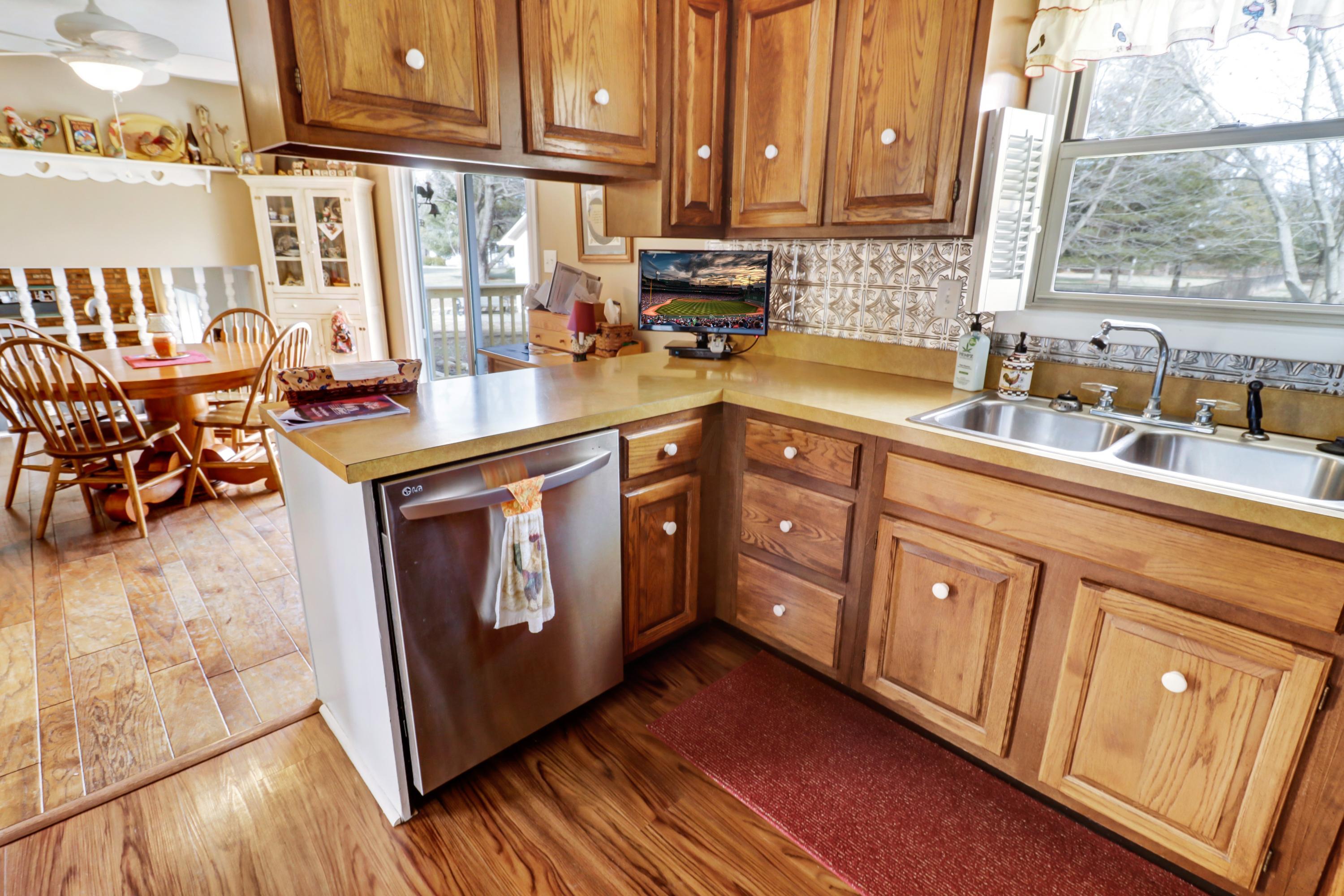 5954 Houchard Road Dublin, OH 43016 - Photo 5 of 27 Gallery Image 5