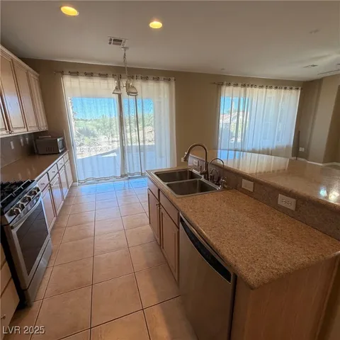 $3,500 | 10248 Santo Nina Court, Las Vegas, NV 89135