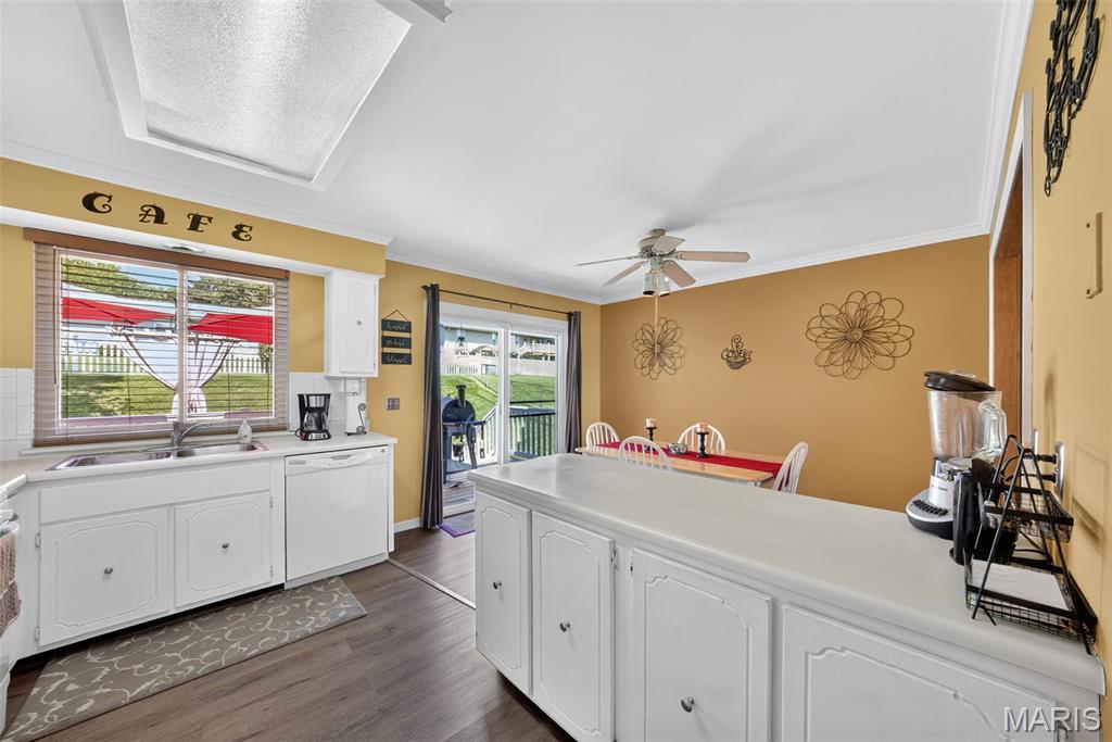 25 Universal Drive St. Peters, MO 63376 - Photo 14 of 37