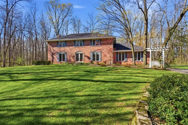 $615,000 | 4550 West Thorncrest Drive, Franklin, WI 53132