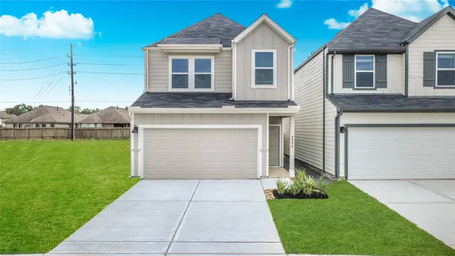 a front view of house with yard