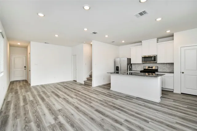 $2,450 | 7534 Linda Lk Court, Humble, TX 77346