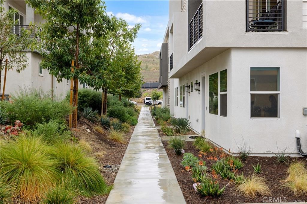 26799 Keystone Loop Valencia, CA 91381 - Photo 41 of 71