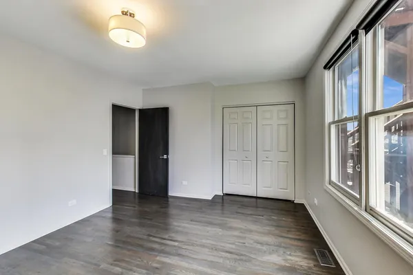 $4,200 | 2233 West Medill Avenue, Unit D, Chicago, IL 60647