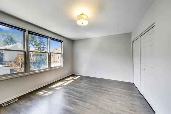 $4,200 | 2233 West Medill Avenue, Unit D, Chicago, IL 60647