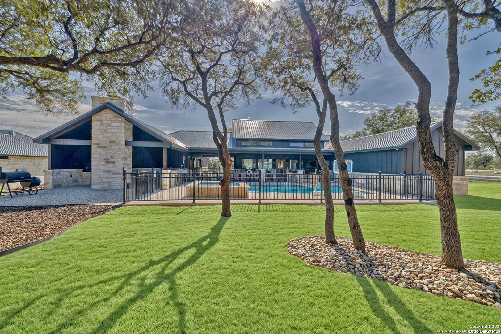 1450 Mountain Valley Road Concan, TX 78838 - Photo 4 of 24