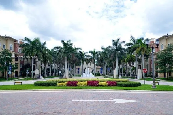 $349,500 | 3020 Northwest 125th Avenue, Unit 311, Sunrise, FL 33323