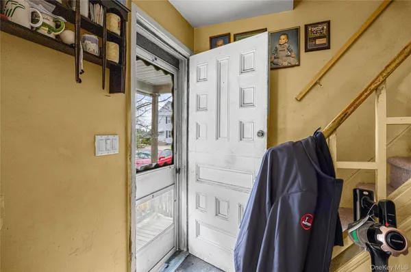 a view of walk in closet