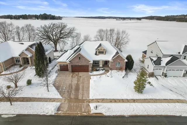 $799,000 | 325 Riviera Street, Oregon, WI 53575