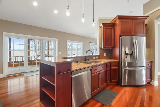 $799,000 | 325 Riviera Street, Oregon, WI 53575