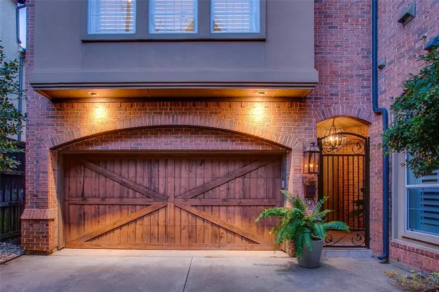 $1,000,000 | 3810 Hawthorne Avenue, Dallas, TX 75219