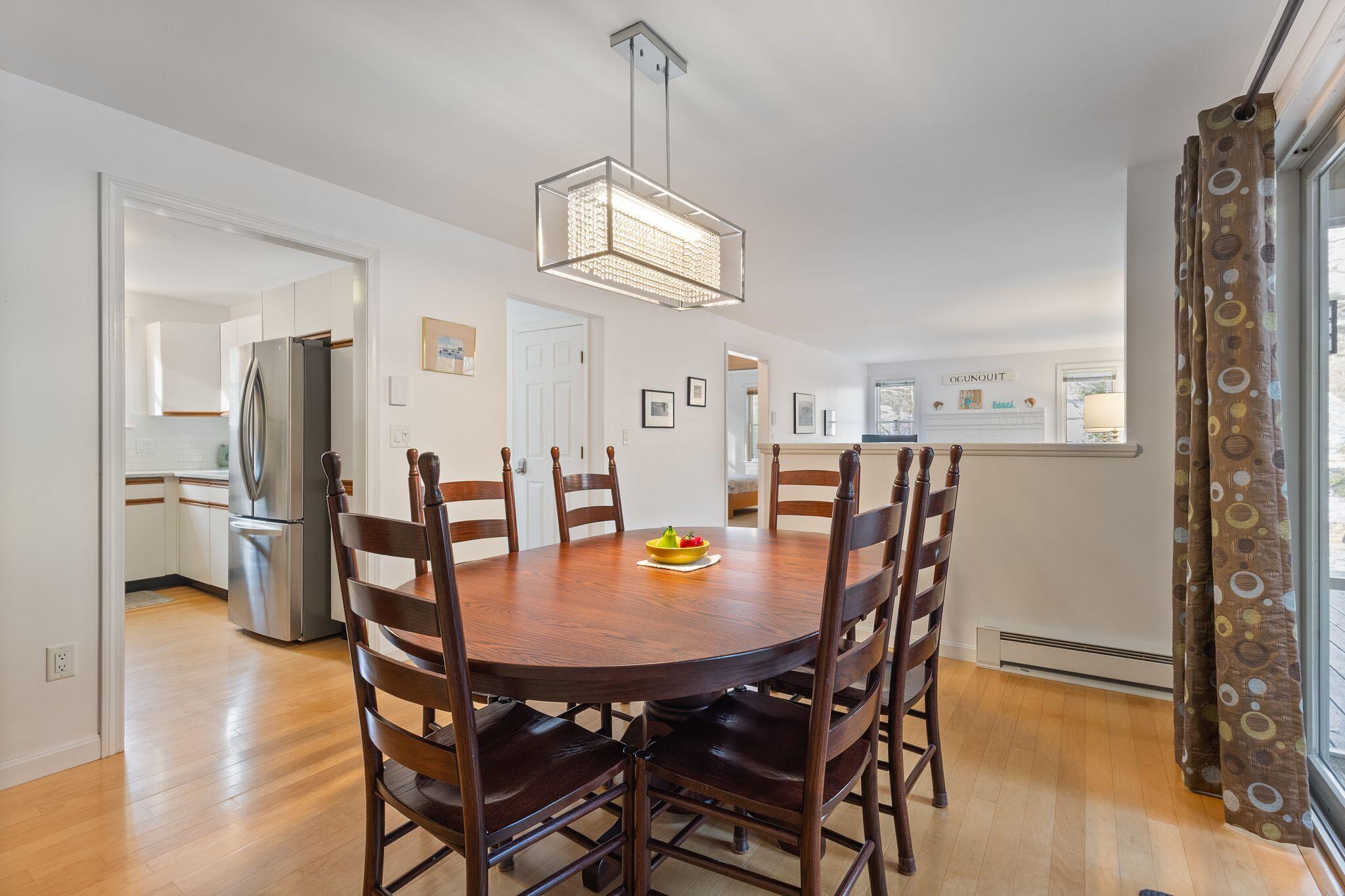 14 Valleybrook Road, Unit 14 Ogunquit, ME 03907 - Photo 8 of 40 Dining area