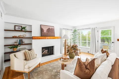 $549,000 | 6221 North Lake Drive, Whitefish Bay, WI 53217