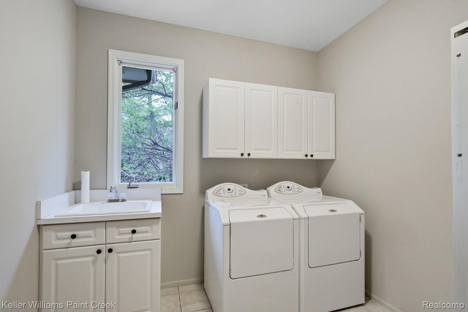3473 Moceri Court Rochester, MI 48306 - Photo 32 of 58 Large Laundry Room with abundant storage