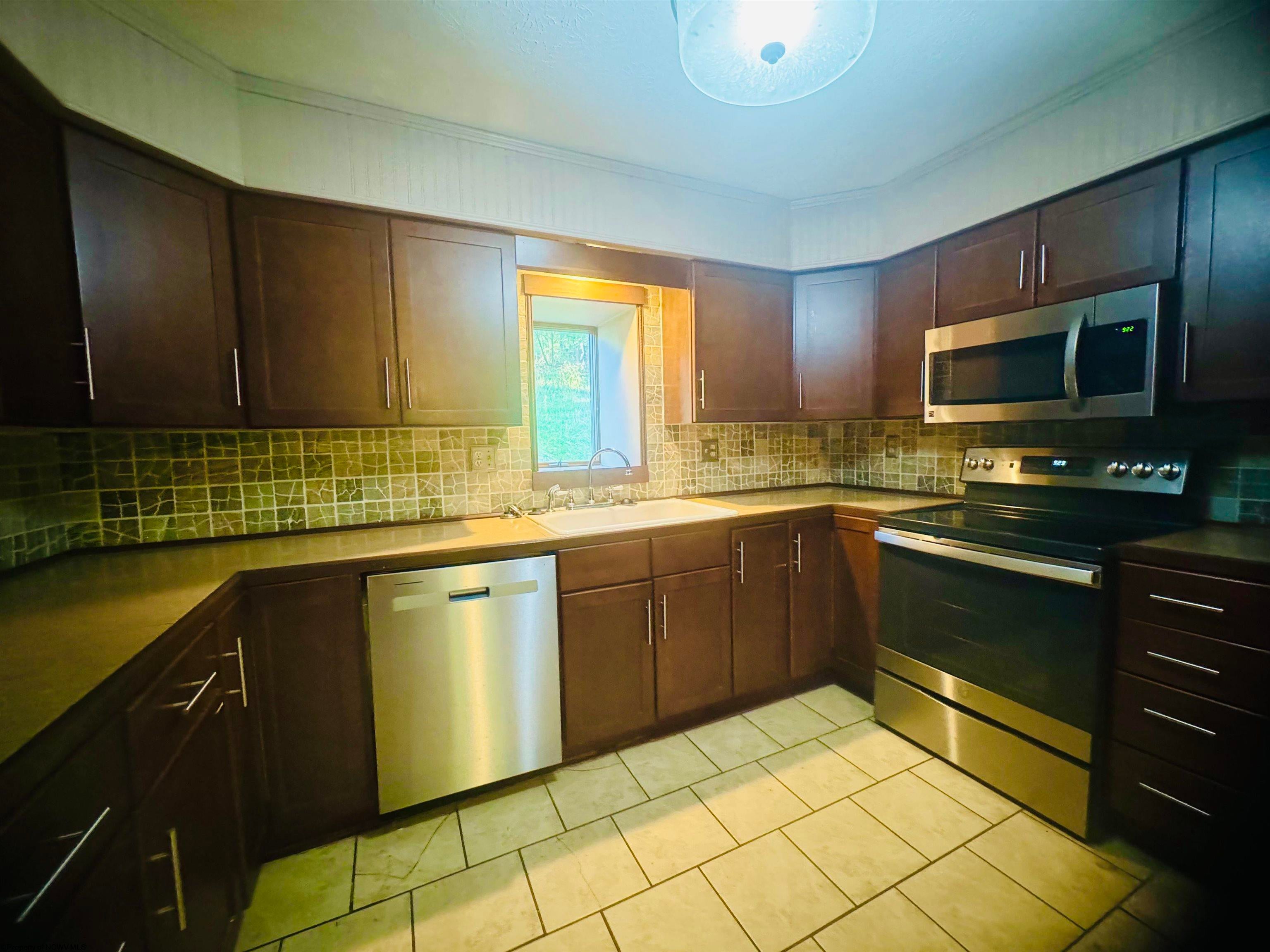 102 Morgan Hill Road Morgantown, WV 26508 - Photo 10 of 27 Gallery Image 10