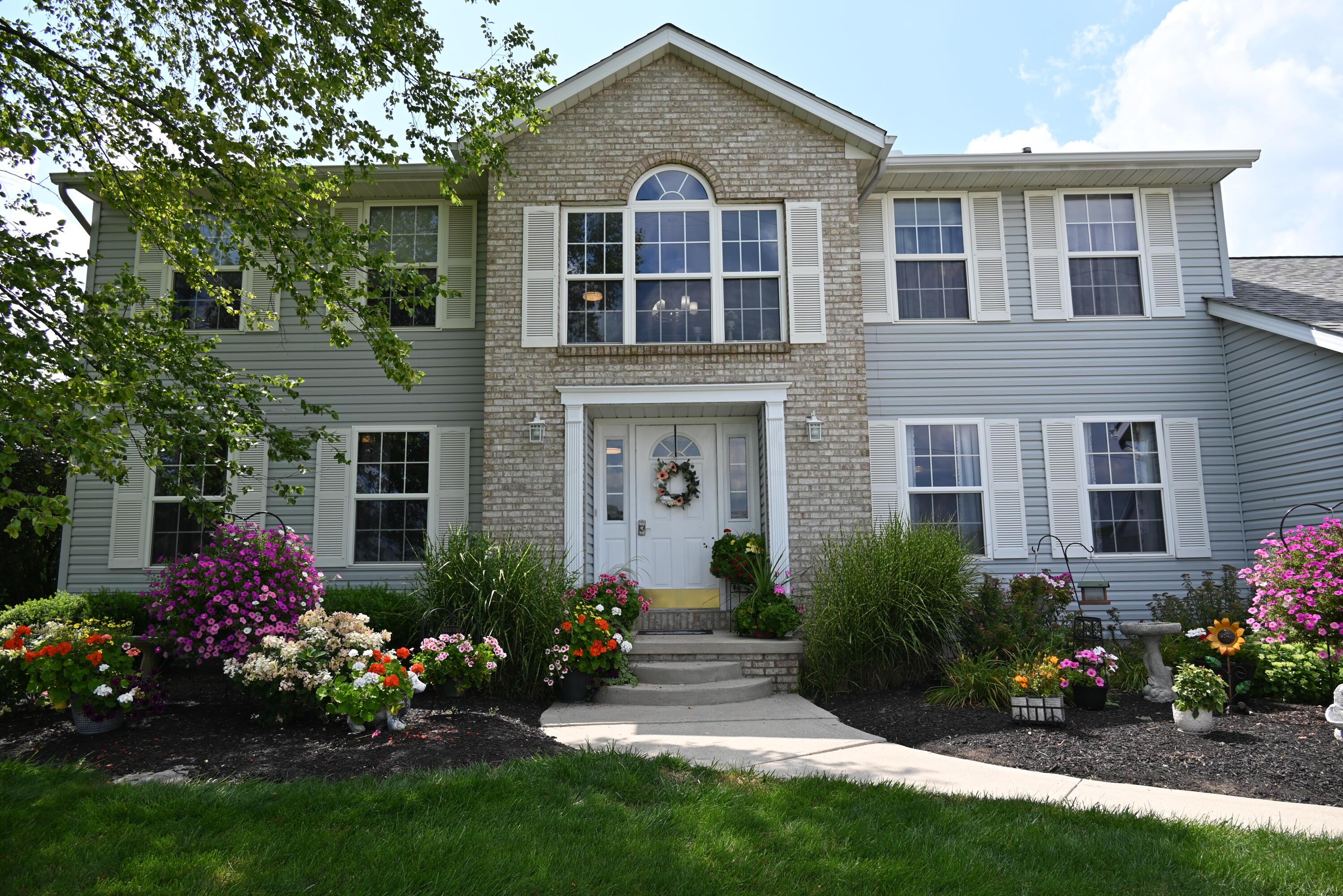 3305 Gooding Road Marion, OH 43302 - Photo 7 of 85 Beautiful landscaped 2592 sq. ft. home!