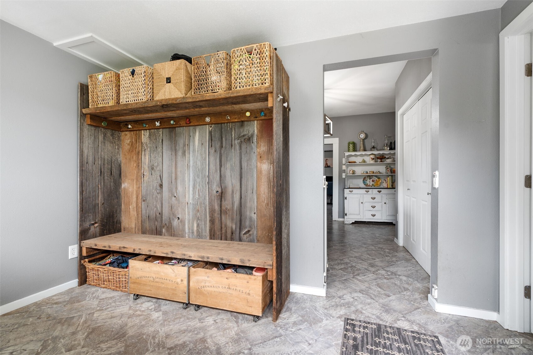 2163 Wildwood Road Curtis, WA 98538 - Photo 10 of 36 an entryway with a bench in it