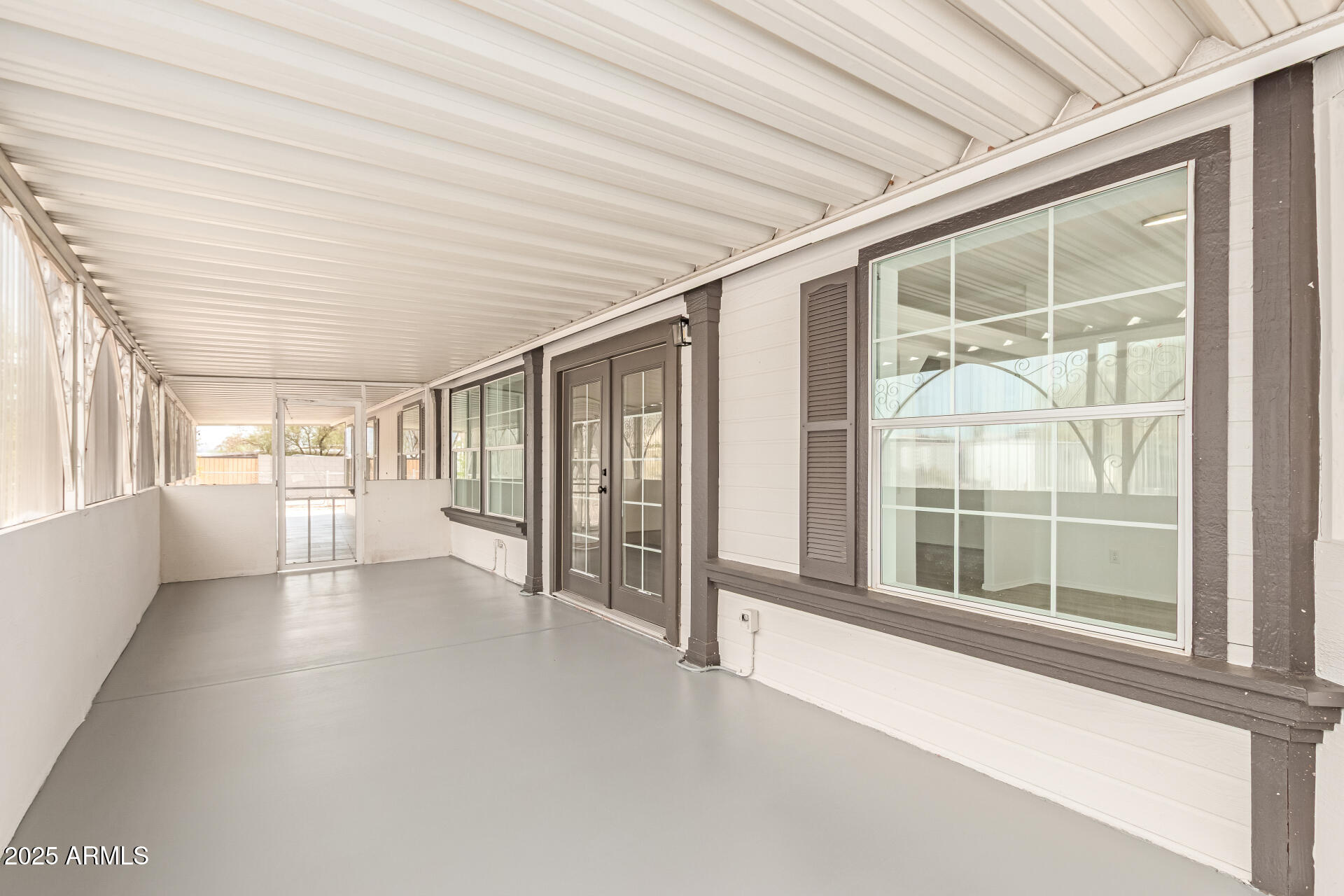 2311 South Descanso Road Apache Junction, AZ 85119 - Photo 28 of 35 a view of an empty room with a window