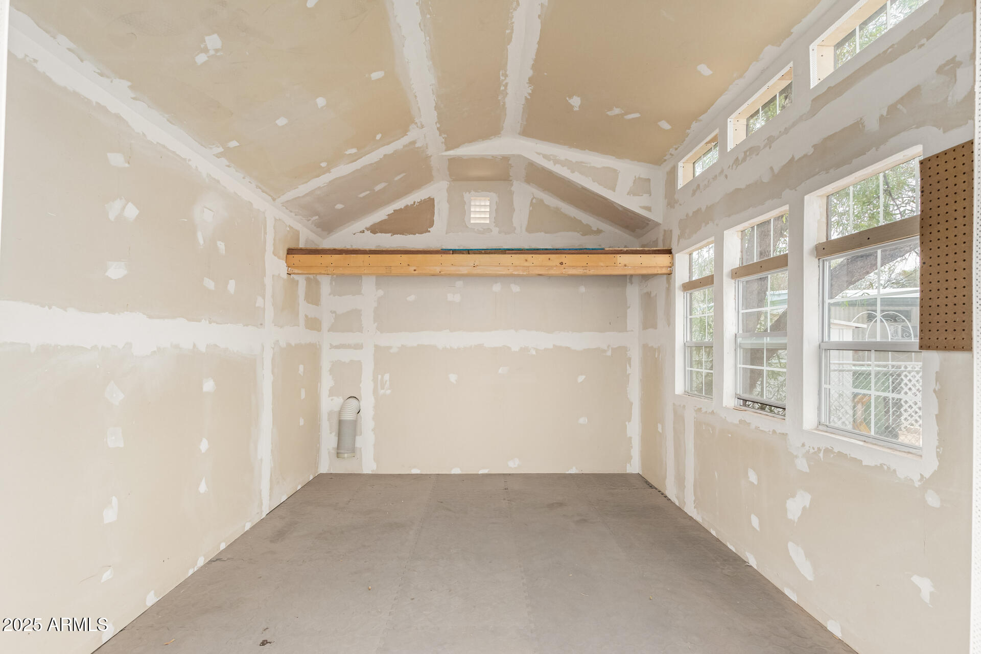 2311 South Descanso Road Apache Junction, AZ 85119 - Photo 30 of 35 a view of an empty room