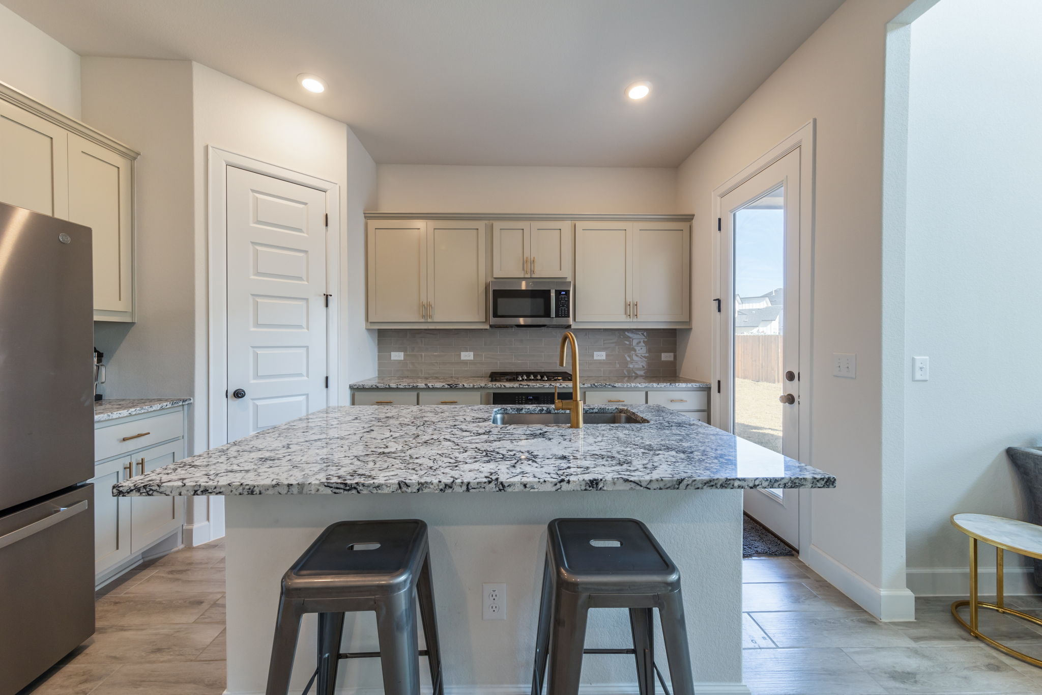 2812 Sebring Circle Austin, TX 78747 - Photo 7 of 40