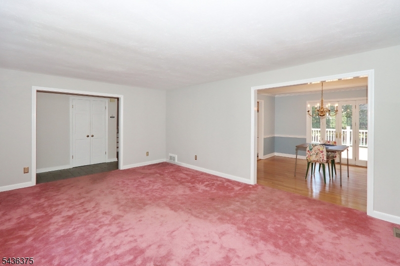 785 Lamberts Mill Road Westfield, NJ 07090 - Photo 8 of 37