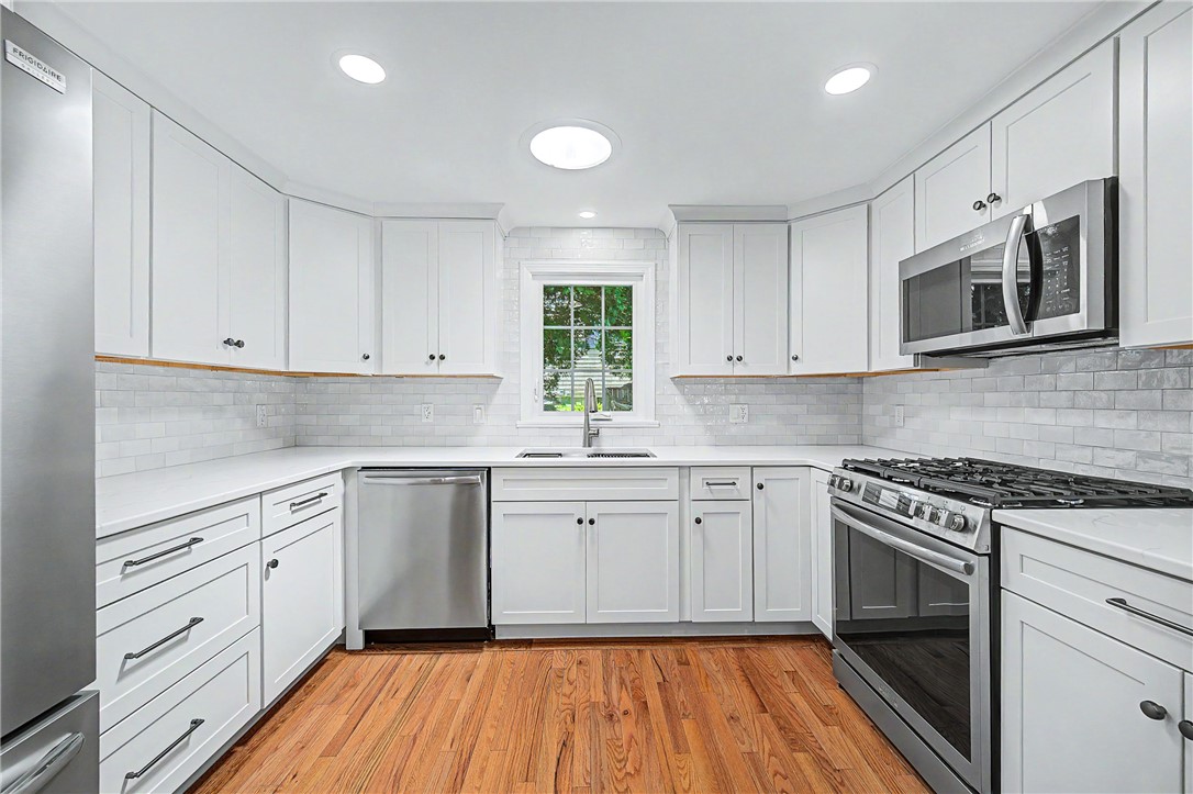 117 Larchmont Road Warwick, RI 02886 - Photo 29 of 44