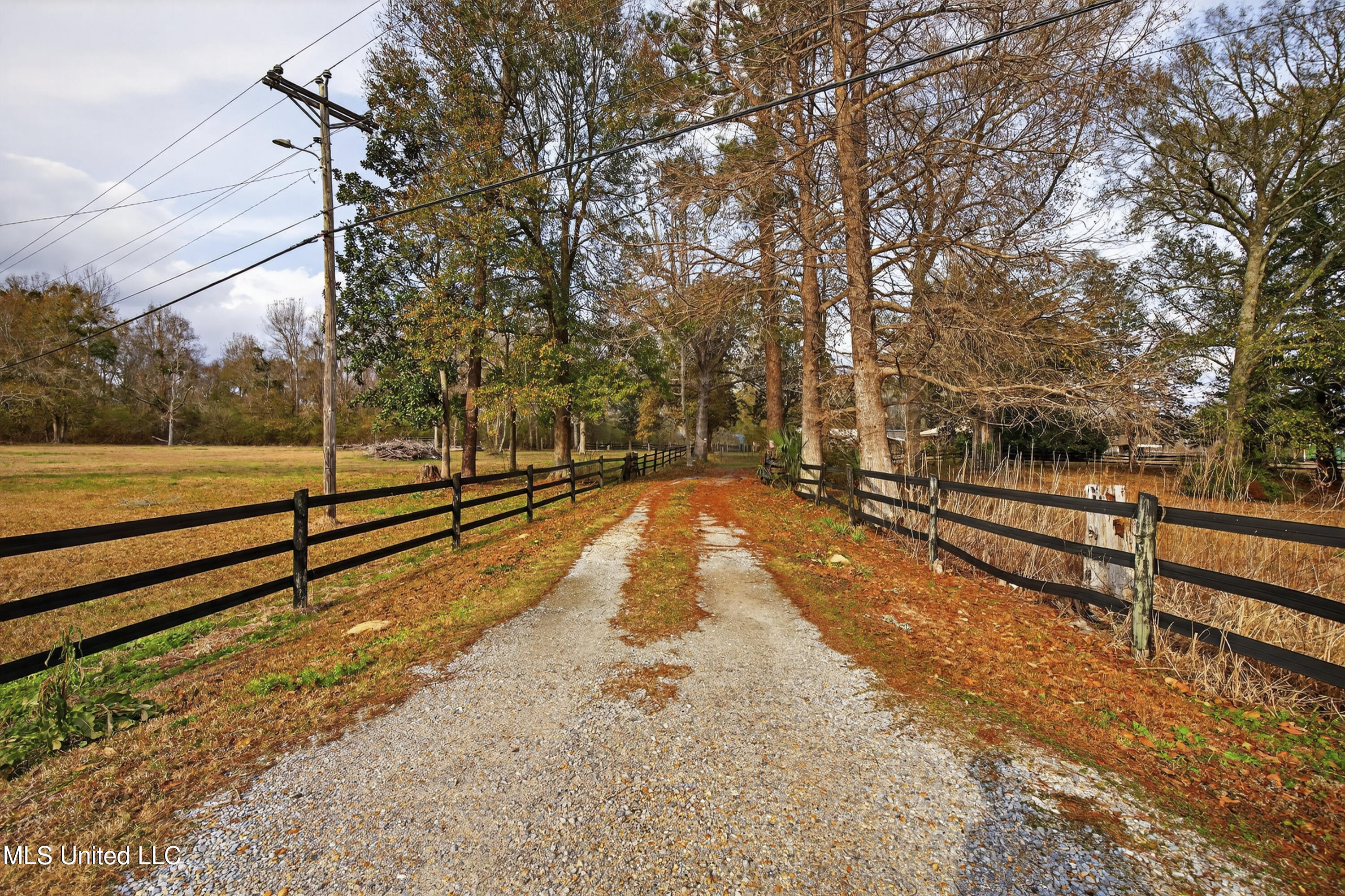 14266 John Clark Road Gulfport, MS 39503 - Photo 3 of 50 02