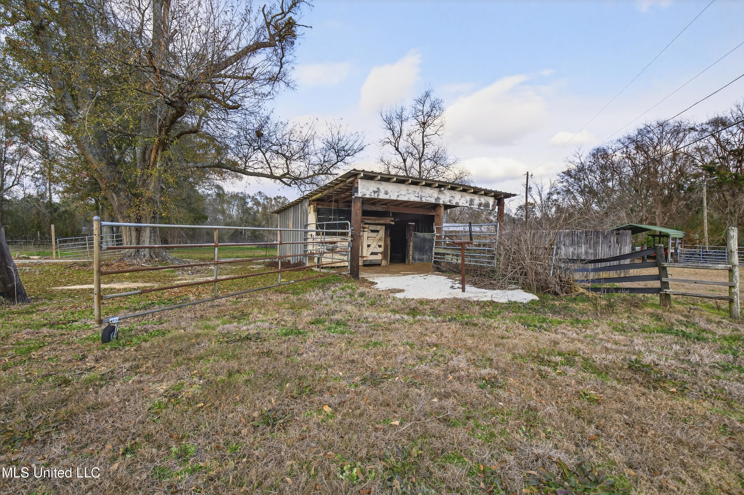 14266 John Clark Road Gulfport, MS 39503 - Photo 39 of 50 38