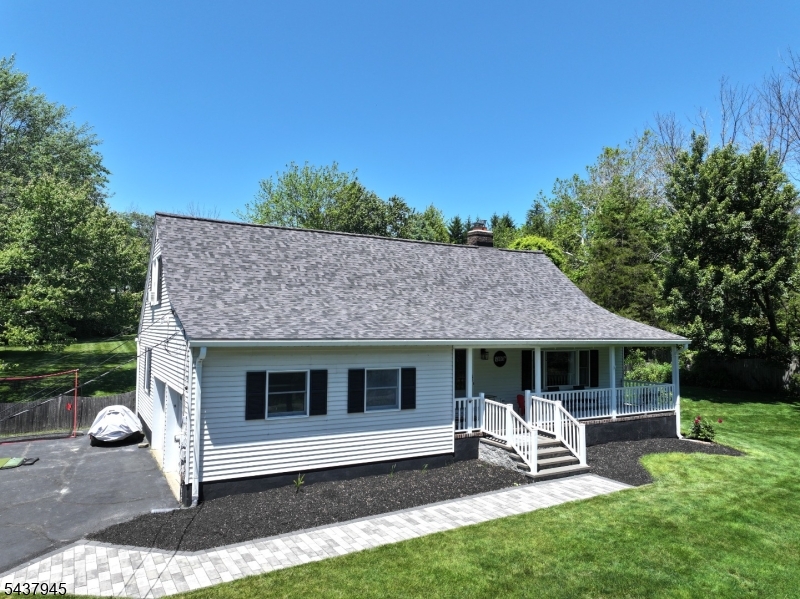 18 Roslyn Road Branchville, NJ 07826 - Photo 4 of 45