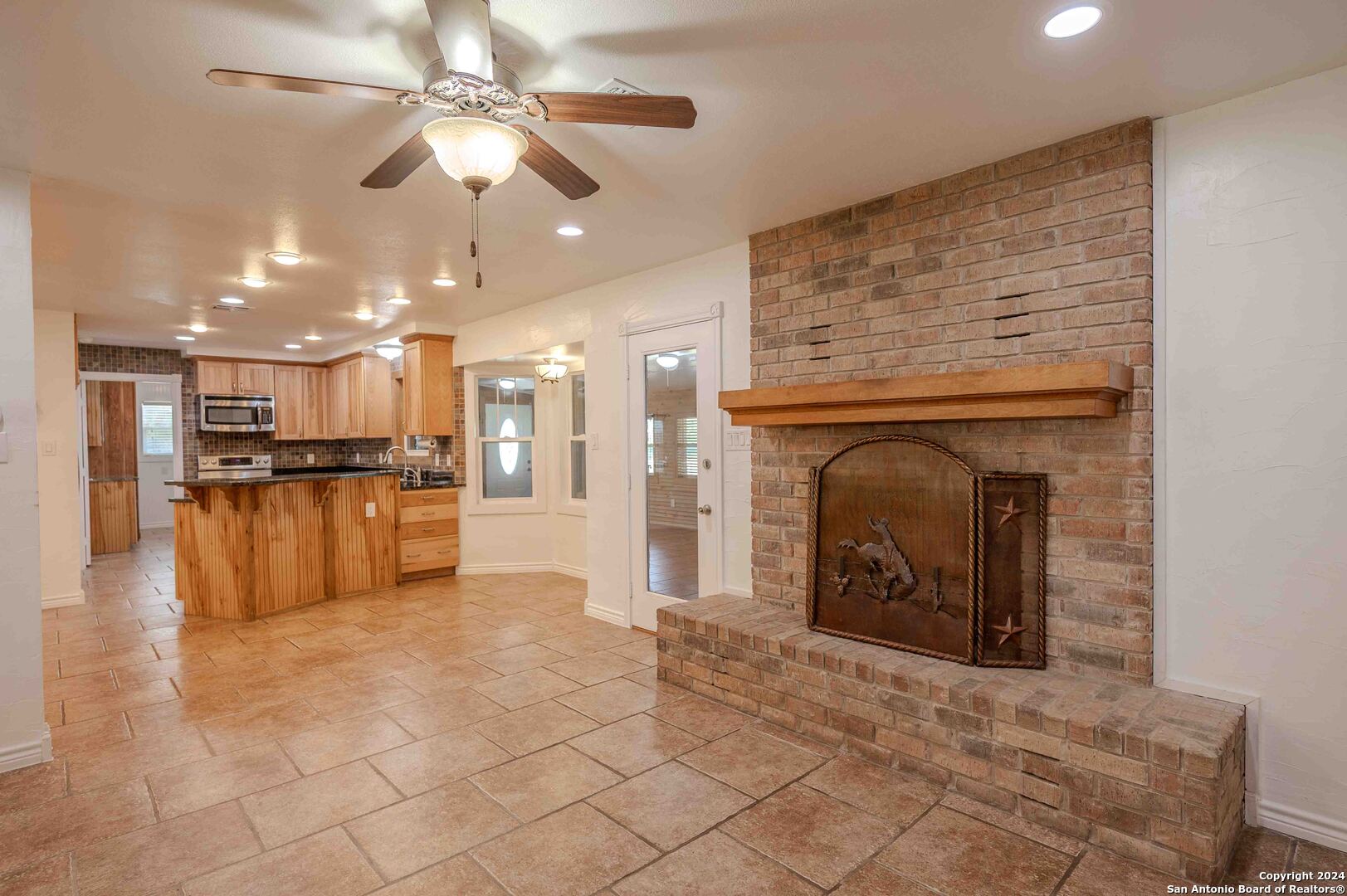 327 Otto Eckhardt Road Fredericksburg, TX 78624 - Photo 11 of 47