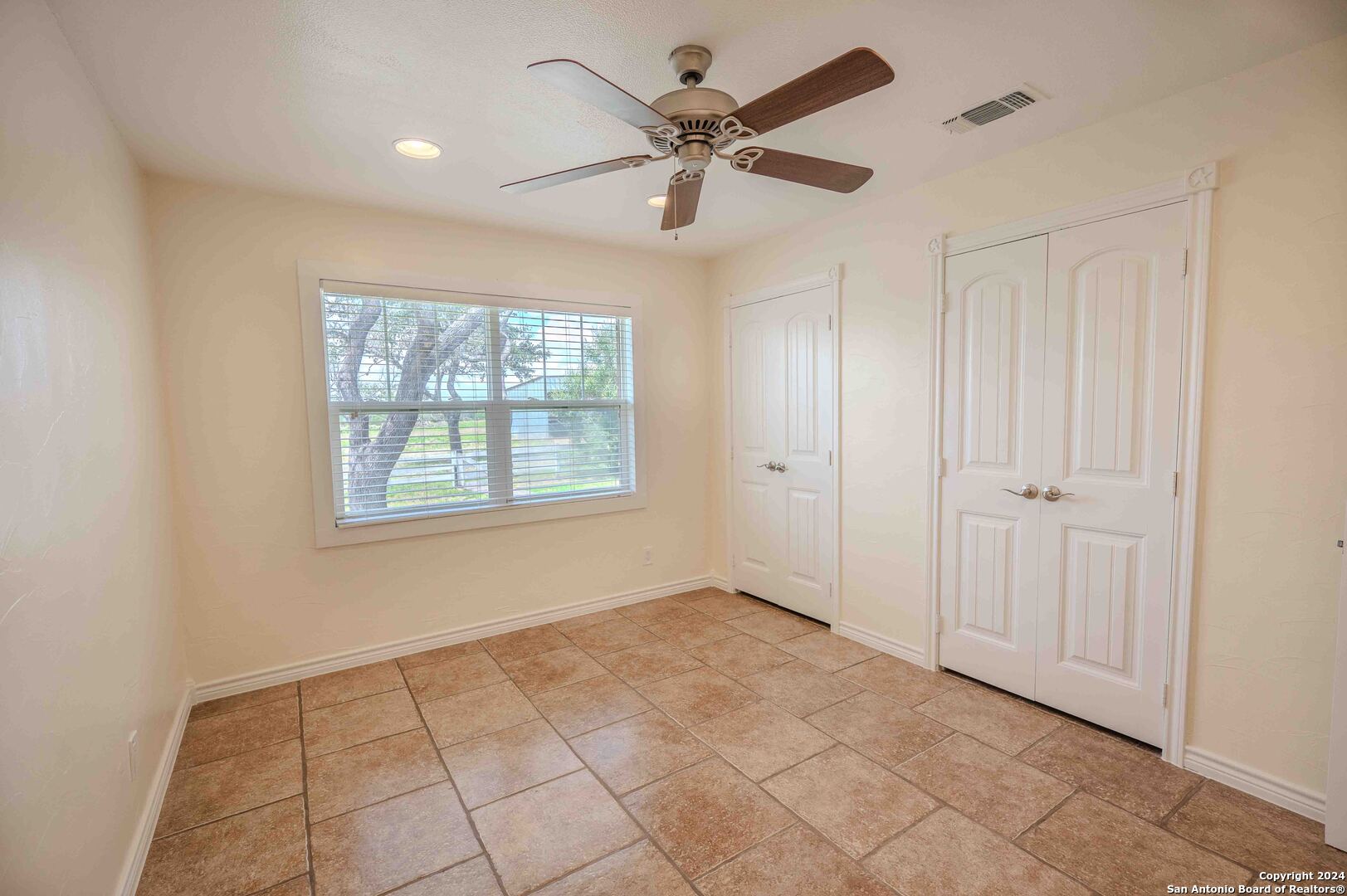 327 Otto Eckhardt Road Fredericksburg, TX 78624 - Photo 14 of 47