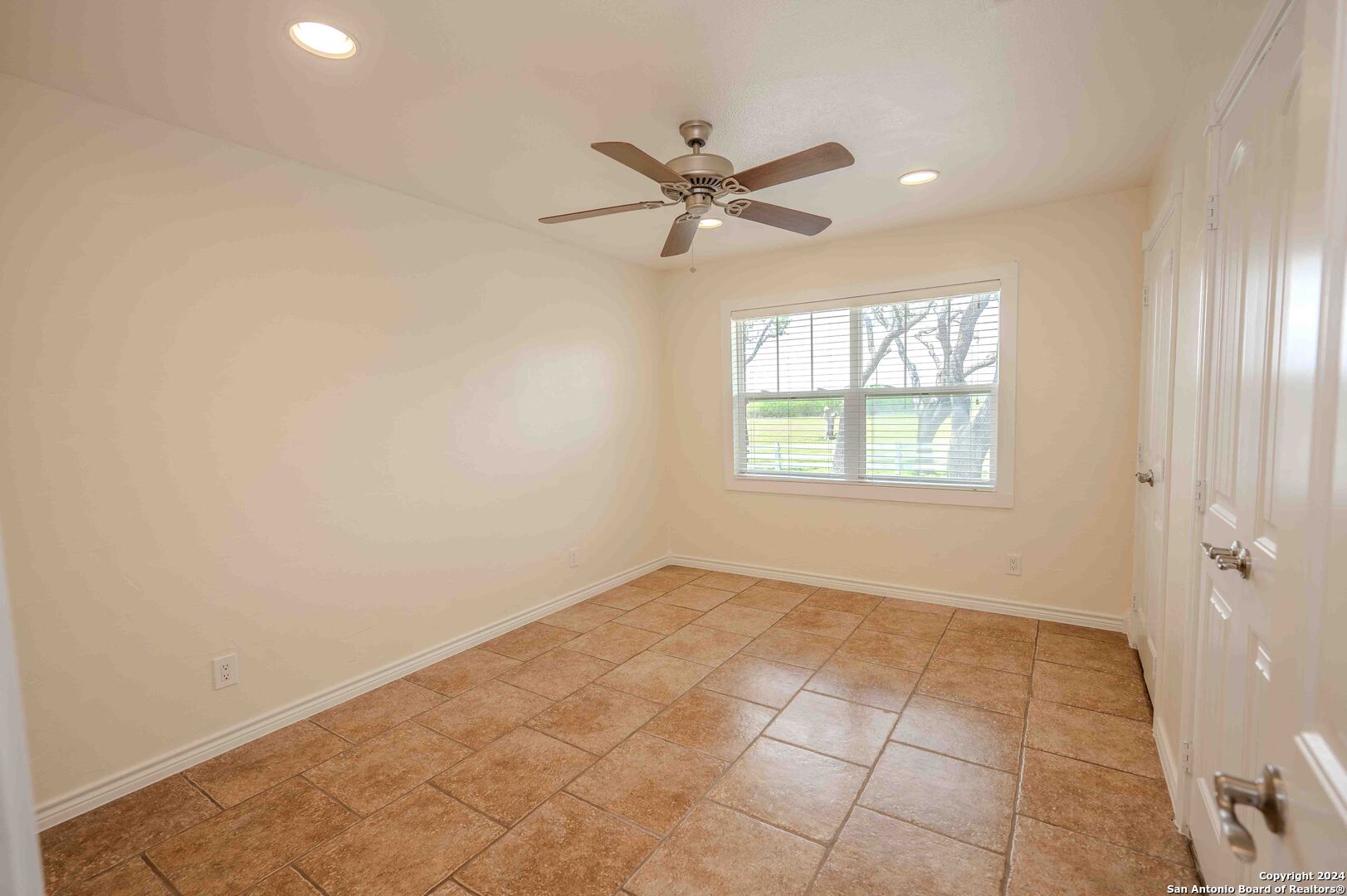 327 Otto Eckhardt Road Fredericksburg, TX 78624 - Photo 15 of 47