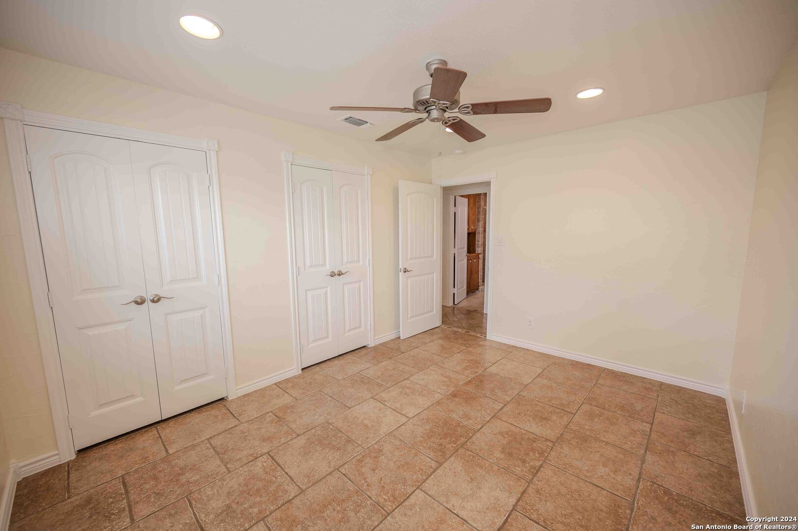 327 Otto Eckhardt Road Fredericksburg, TX 78624 - Photo 16 of 47