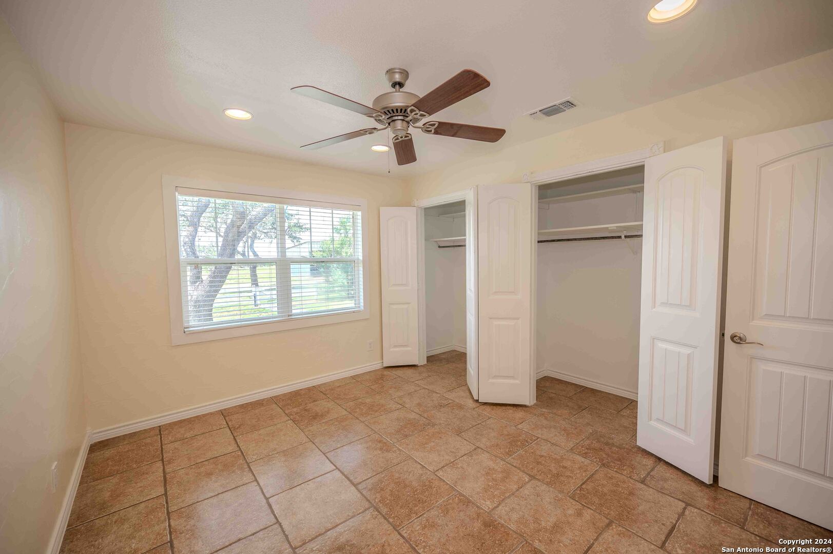 327 Otto Eckhardt Road Fredericksburg, TX 78624 - Photo 17 of 47