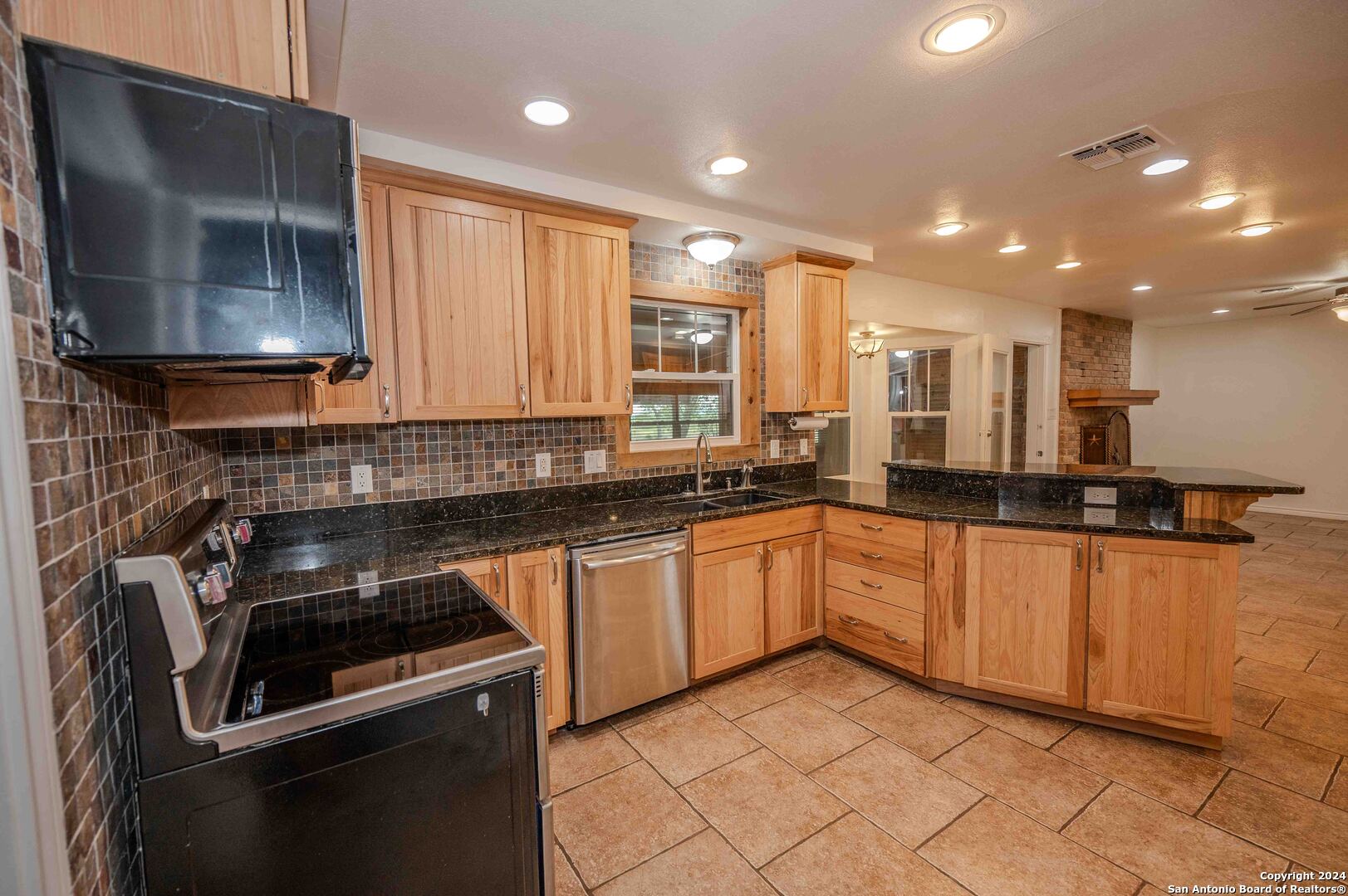 327 Otto Eckhardt Road Fredericksburg, TX 78624 - Photo 3 of 47